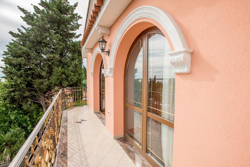 Apartments Leonarda ポルトローシュ エクステリア 写真
